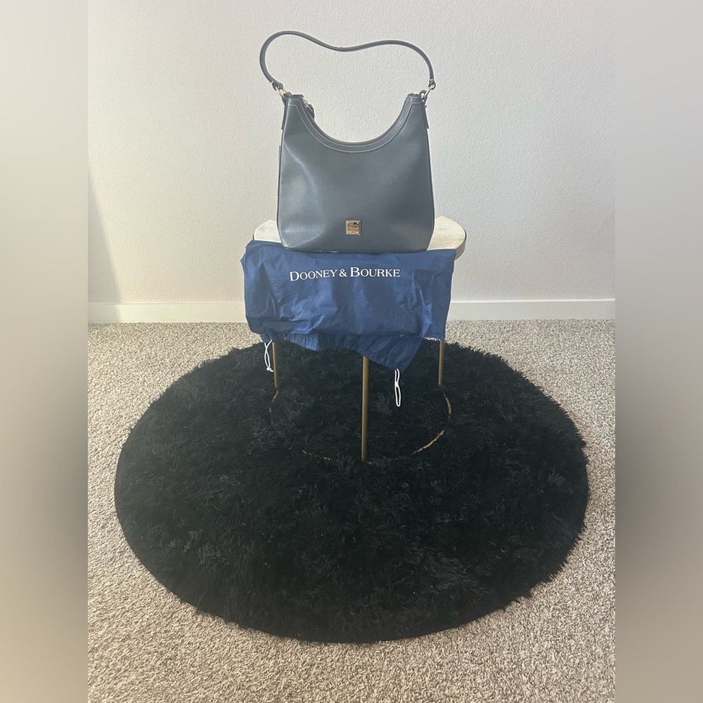 Dooney & Bourke Leather Bag | Classic Minimalist | Everyday designer |NWT - Picture 2 of 9